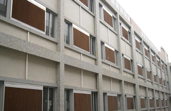 水簾墻的清洗方法？